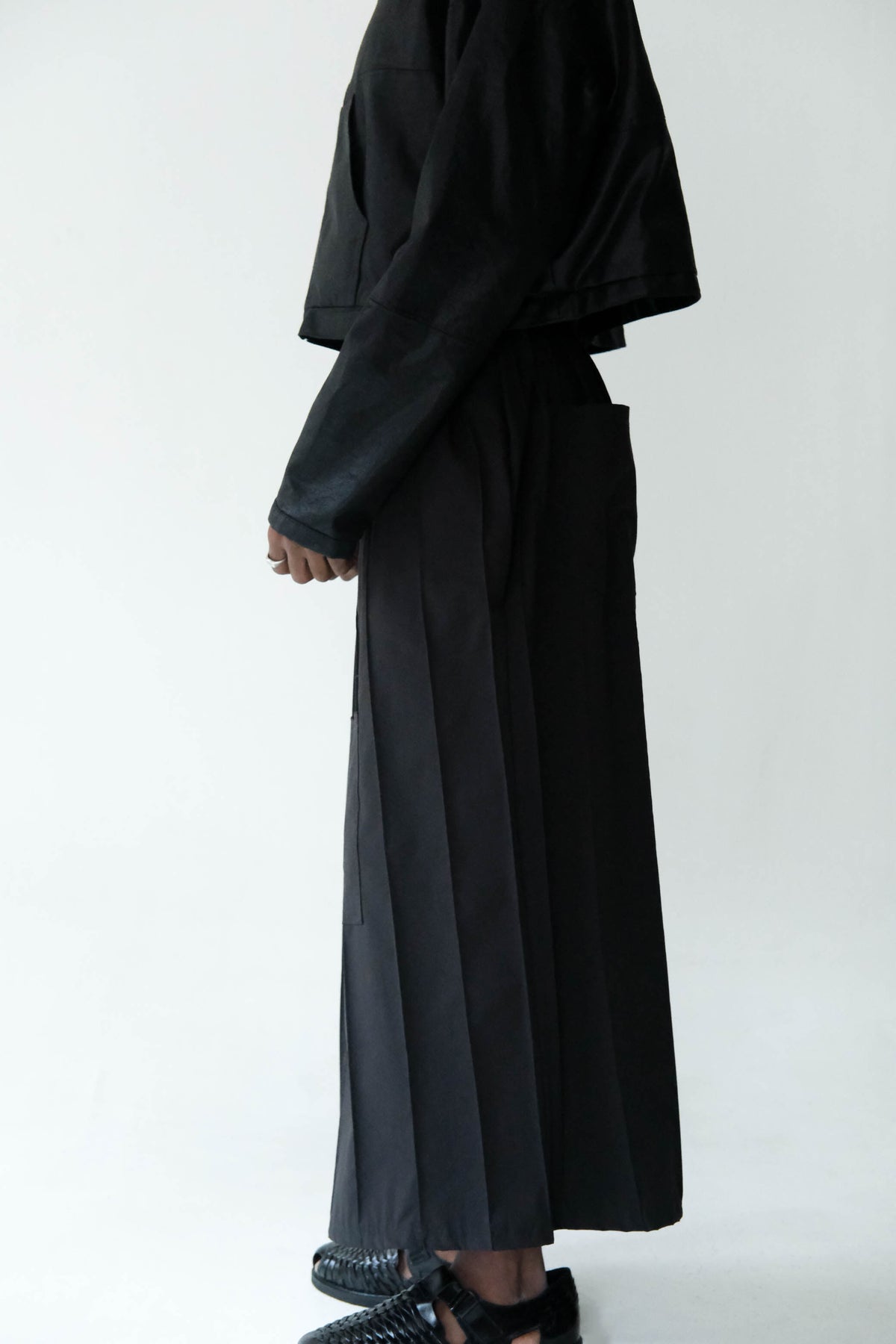 Black Pin-Tuck Hakama Pleated Trousers